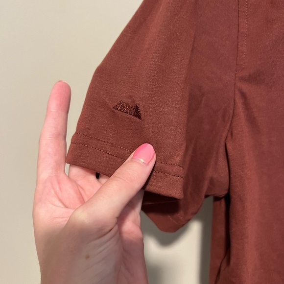 Myles Men’s Everyday Tee with V-Neck in Crimson Size Medium - Picture 4 of 8